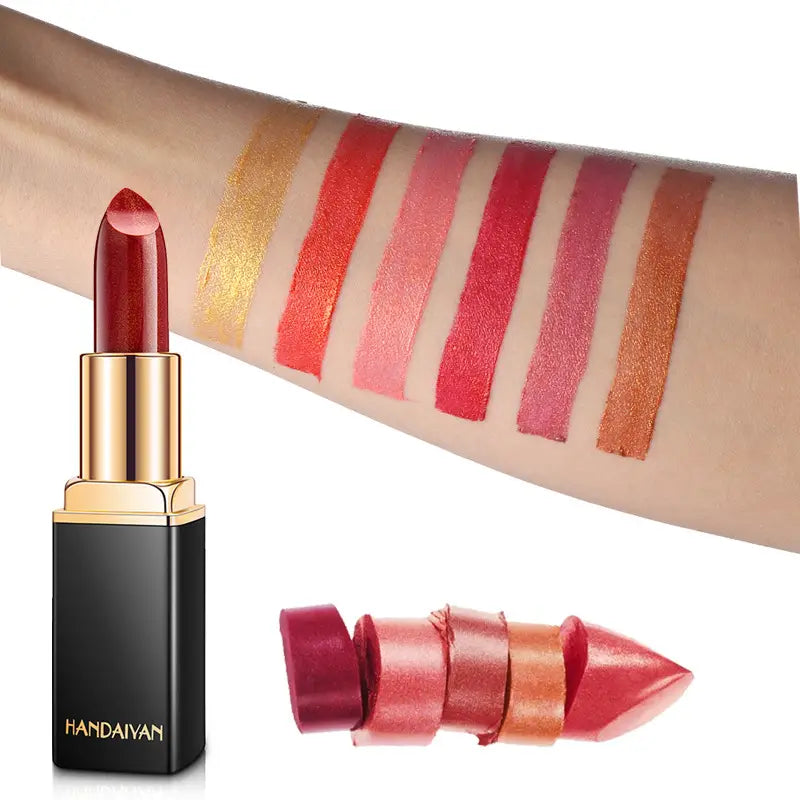 Perlmuttfarbener metallischer Goldlippenstift